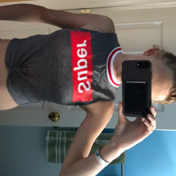 New never worn crop top - Picture 3 of 3